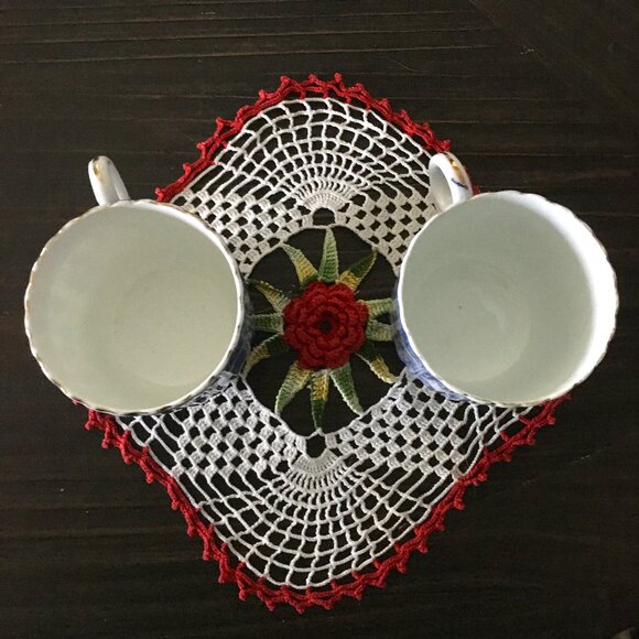 Royal Sutherland England Two Delft Blue Porcelain Cups and Biscuit Plate - Picture 10 of 14